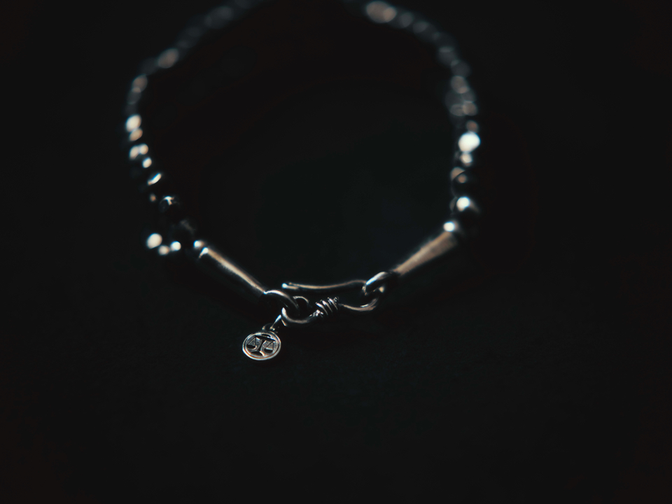 sara finchley ブレスレット いよいよ8/29(金)スタートです。Sara Finchley “Silver Misanga